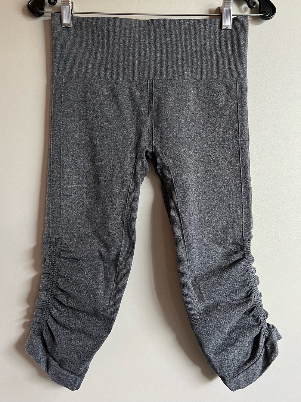 Athletic Works size Medium Scrunch athletic workout capri leggings